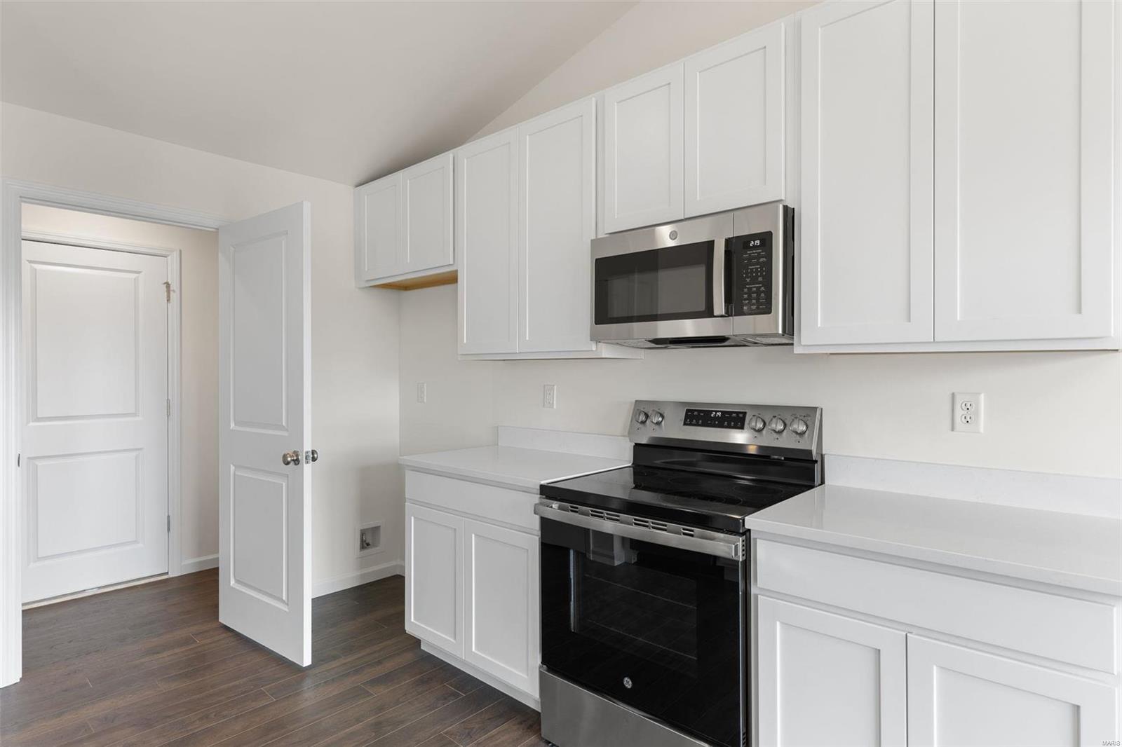 1028 Red Fox Drive Property Photo 10