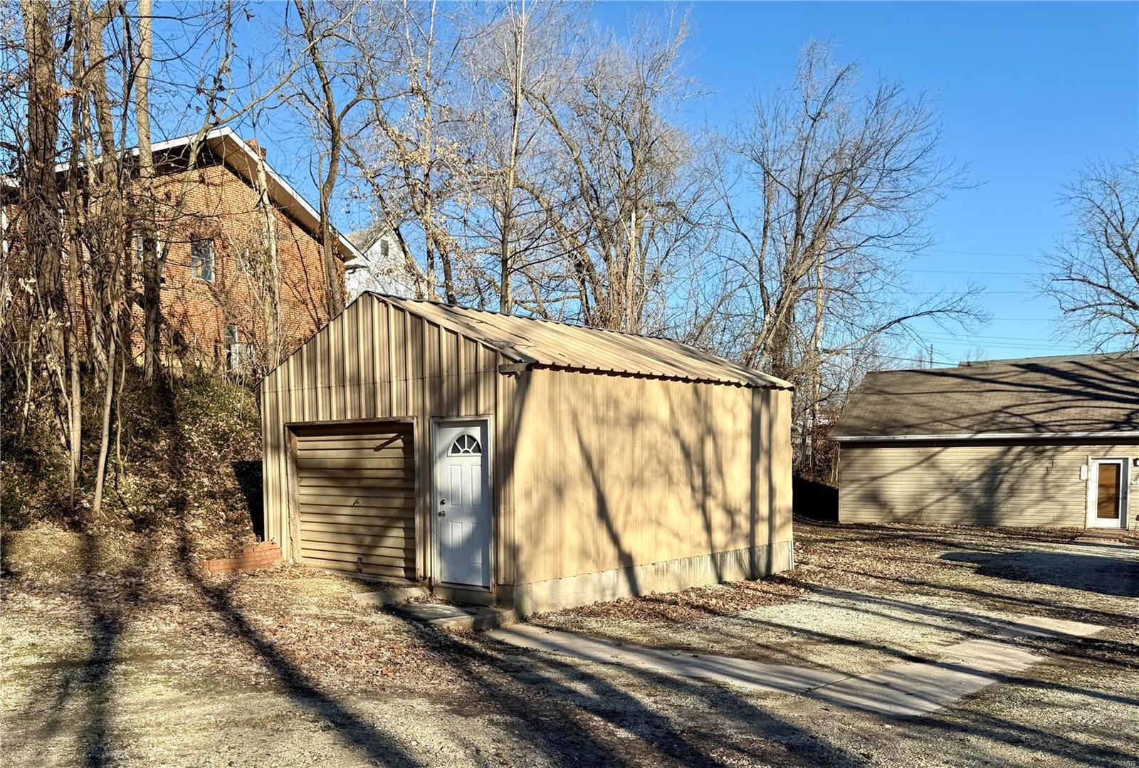 535 W Walnut Street Property Photo 2