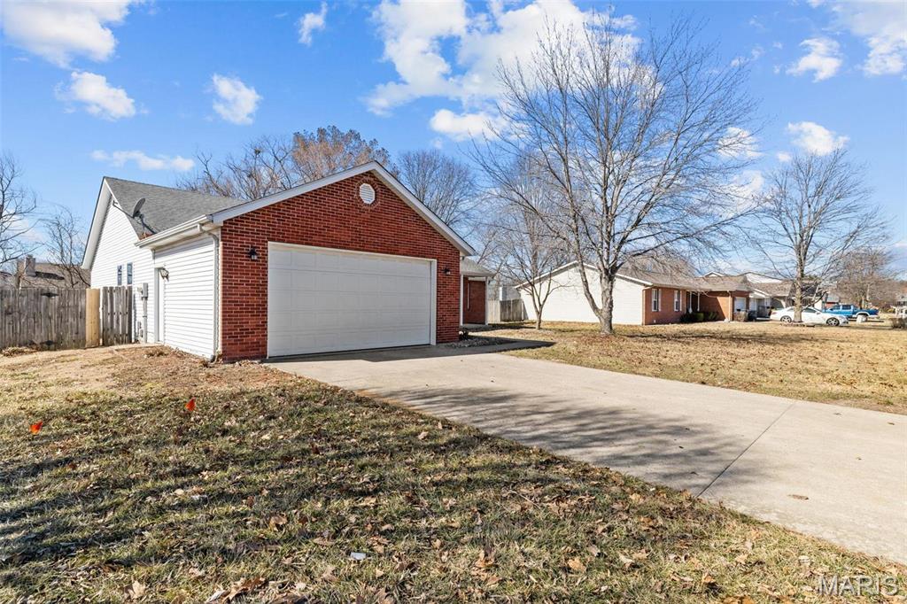 917 Mayfair Drive Property Photo 4