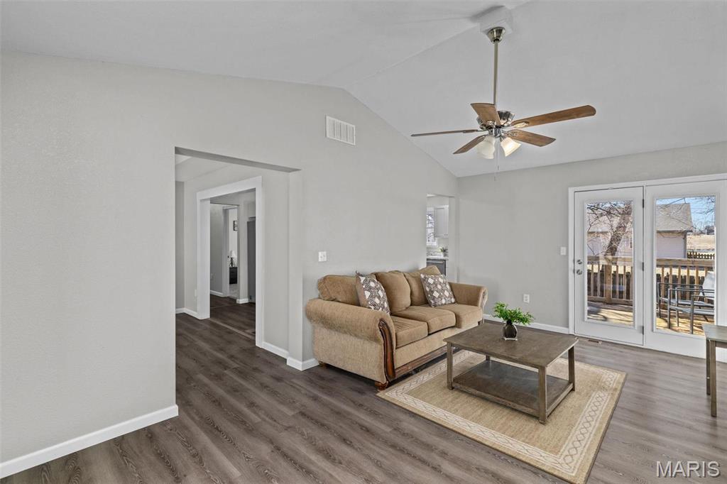 917 Mayfair Drive Property Photo 18