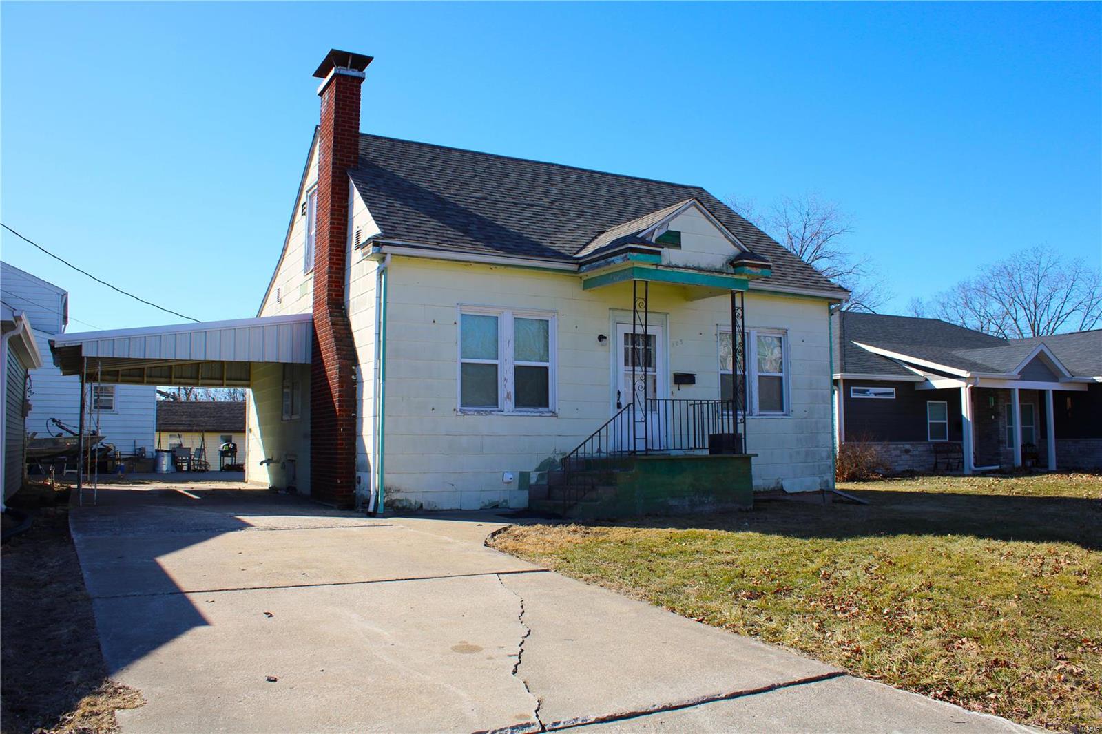 103 W Locust St Property Photo