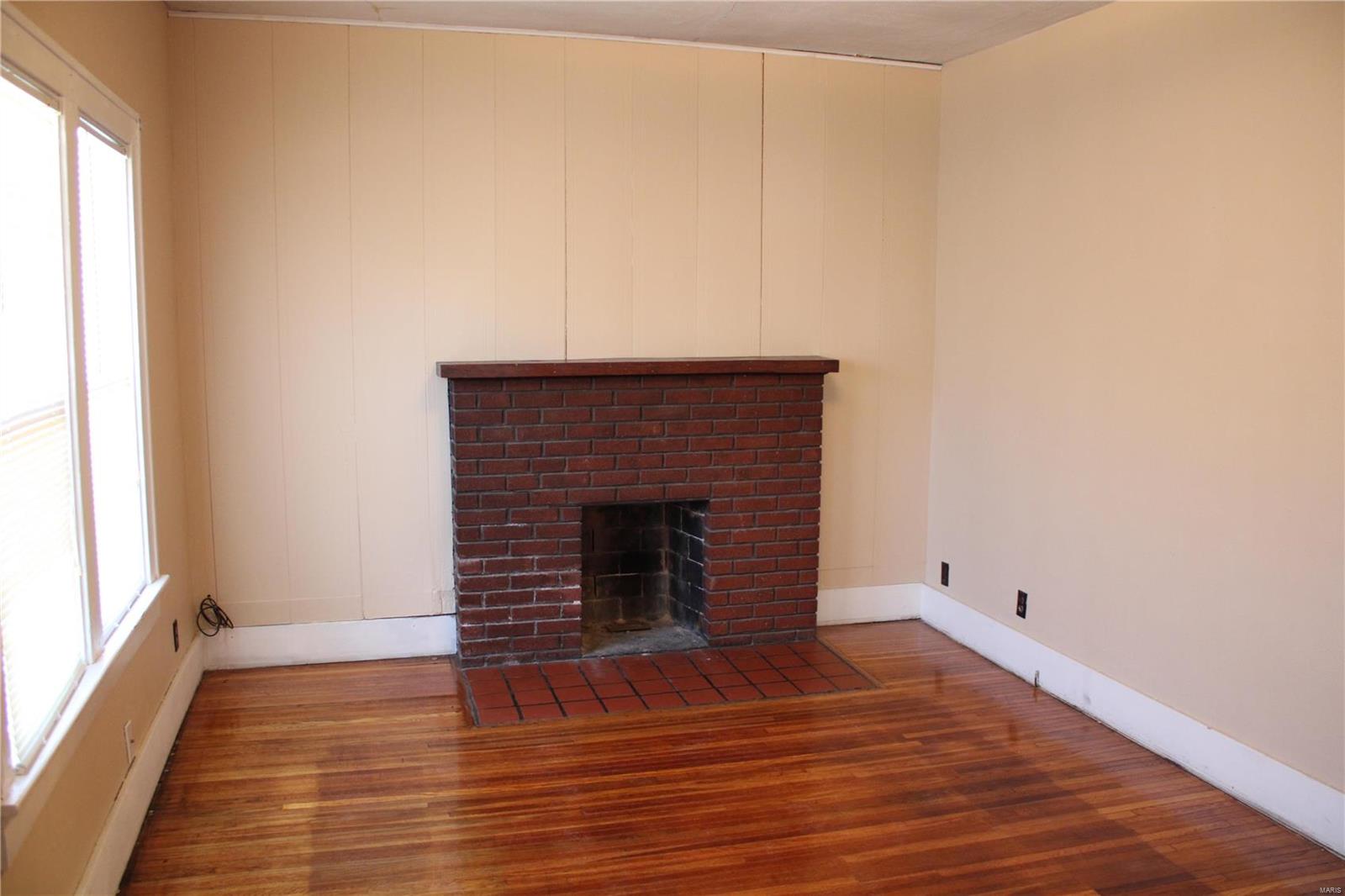 103 W Locust St Property Photo 5