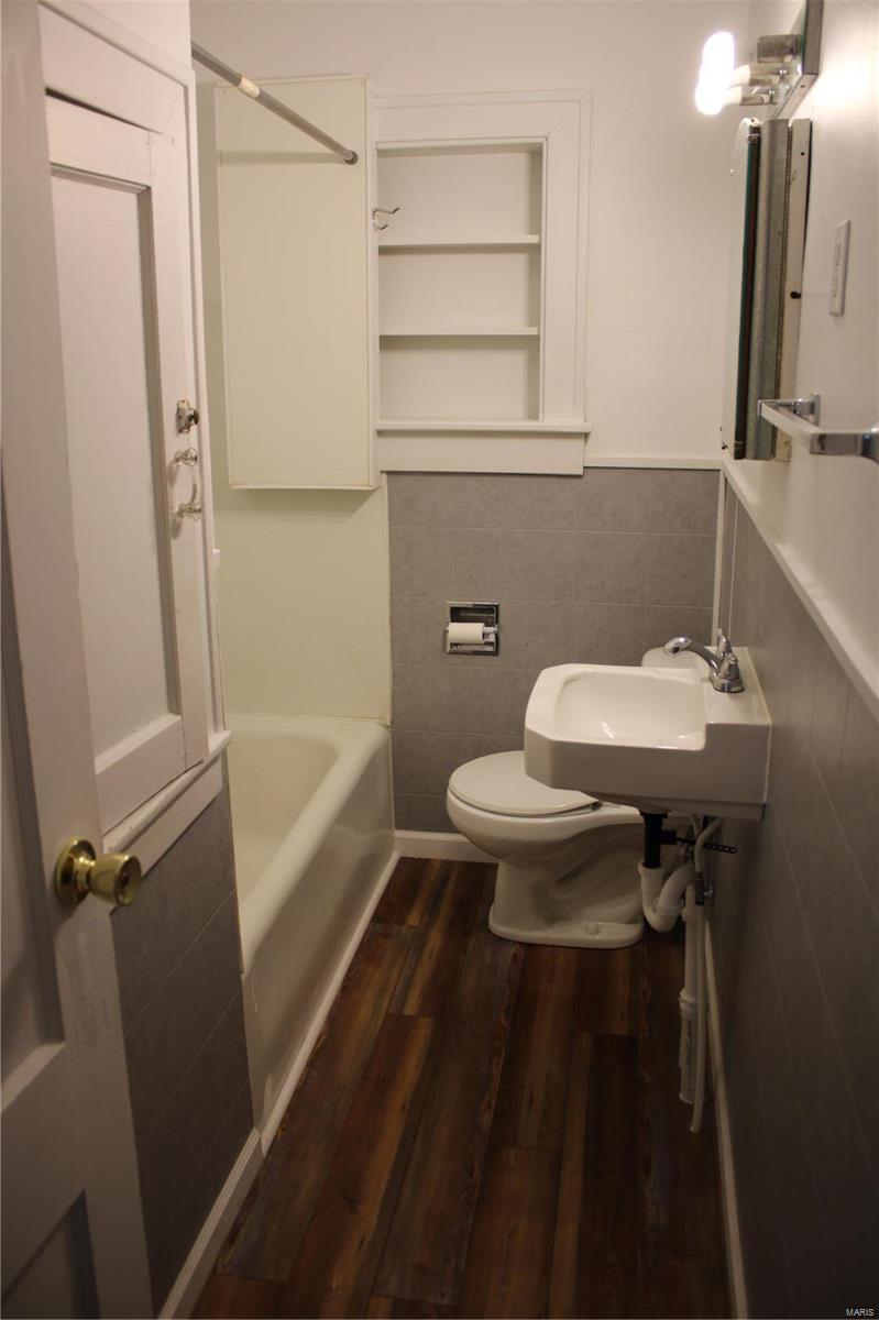 103 W Locust St Property Photo 7