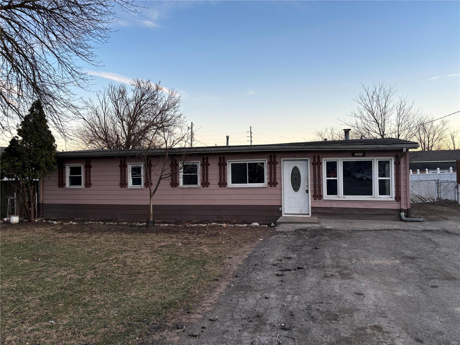 8900 Rene Avenue Property Photo