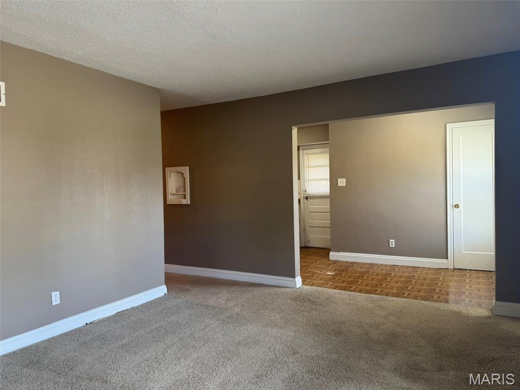 6737 Kenwood Drive Property Photo 3