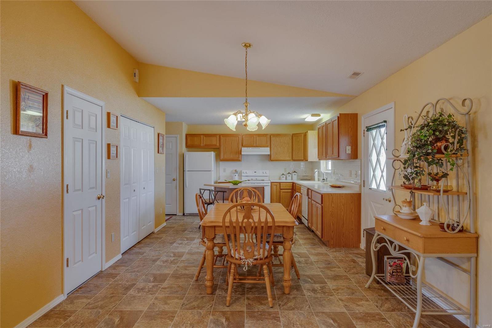 702 Burks Road Property Photo 7
