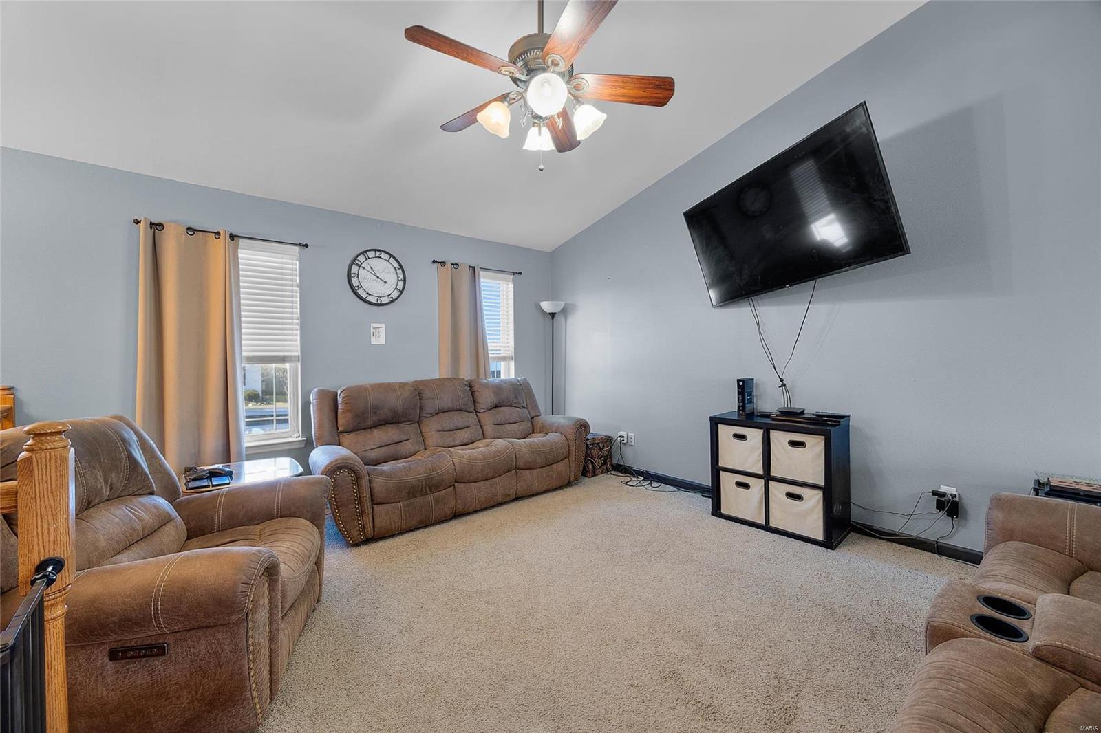 806 Carly Court Property Photo 7