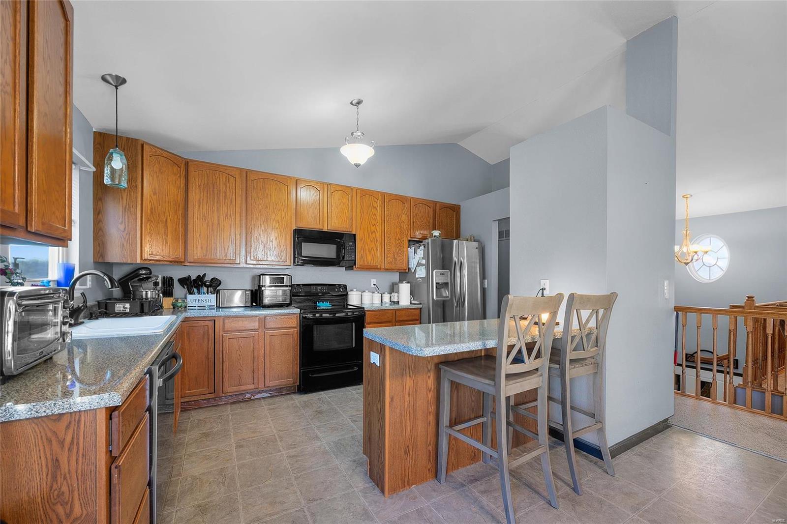 806 Carly Court Property Photo 14
