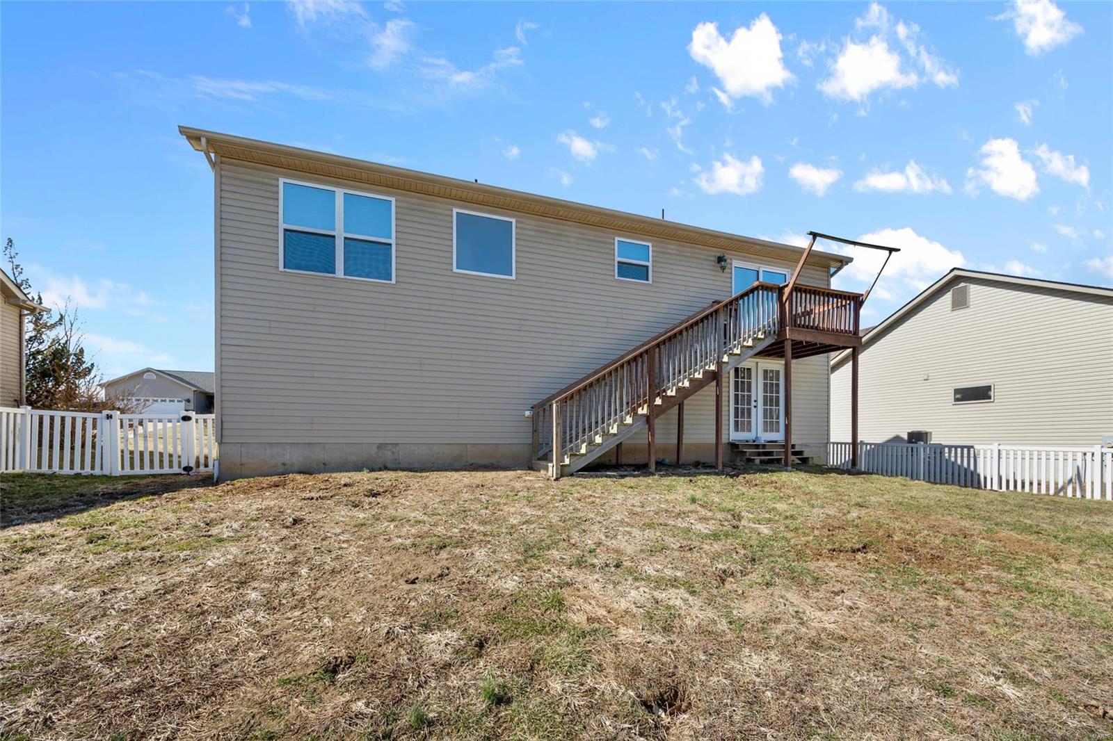 806 Carly Court Property Photo 33