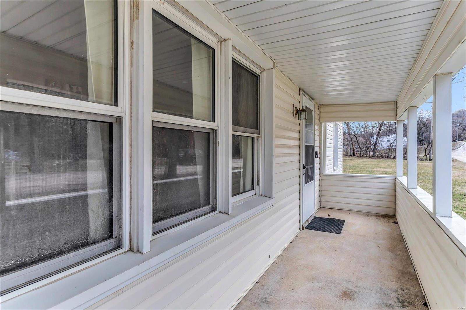 5660 Ruth Drive Property Photo 2