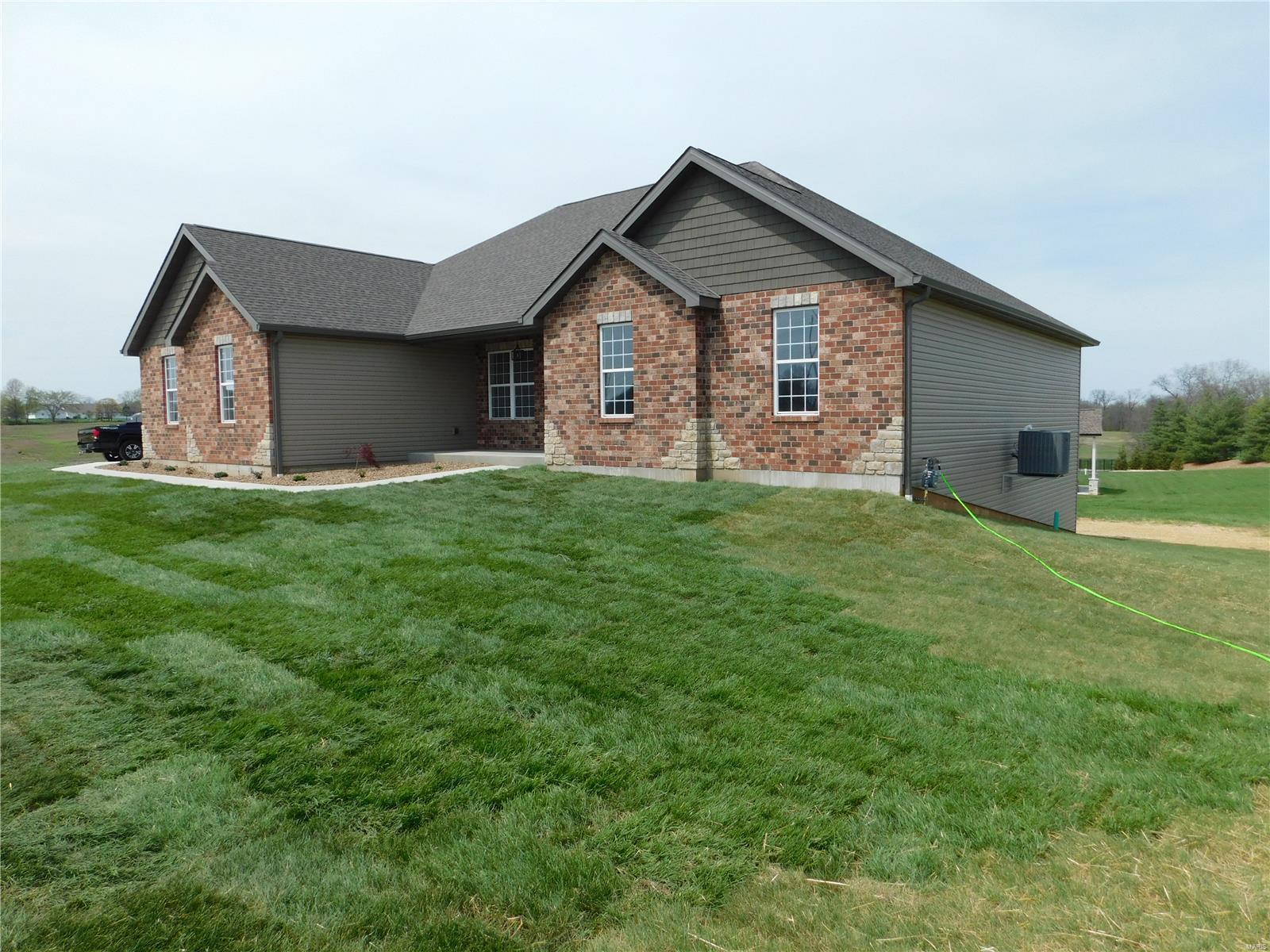453 Westridge Drive Property Photo 3