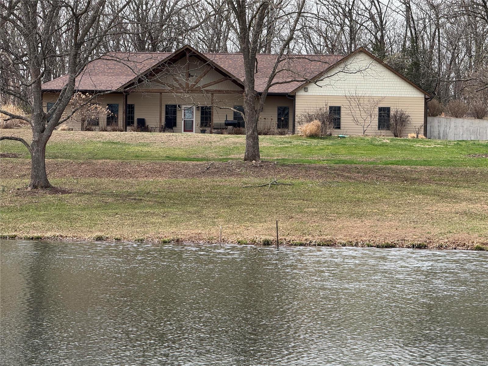 1109 N Flint Hill Road Property Photo 1