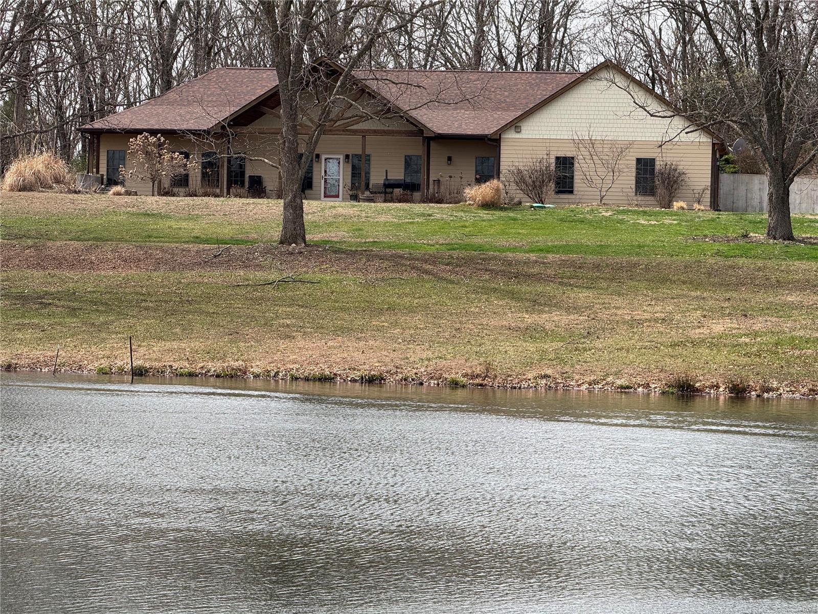 1109 N Flint Hill Road Property Photo 2