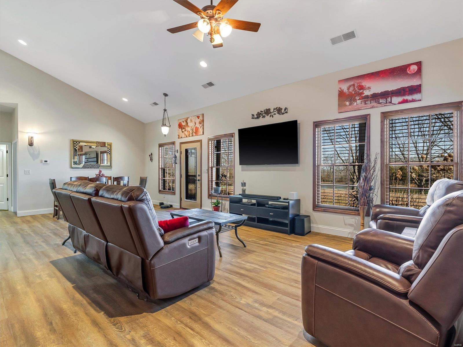 1109 N Flint Hill Road Property Photo 16