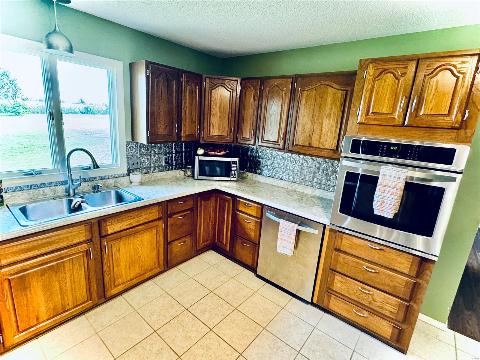 1098 Madison 502 Property Photo 5