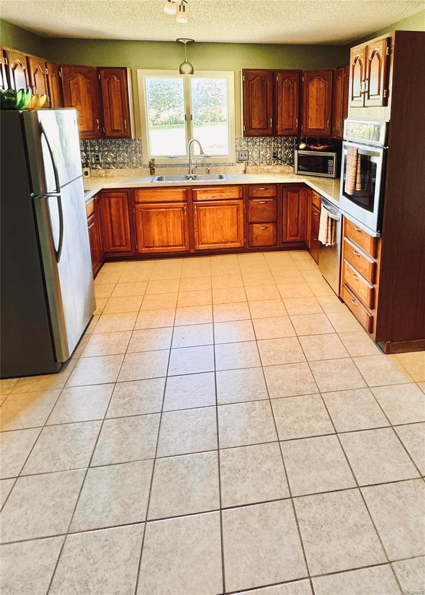 1098 Madison 502 Property Photo 6
