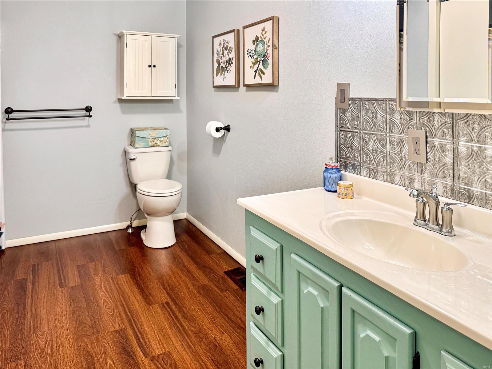 1098 Madison 502 Property Photo 13