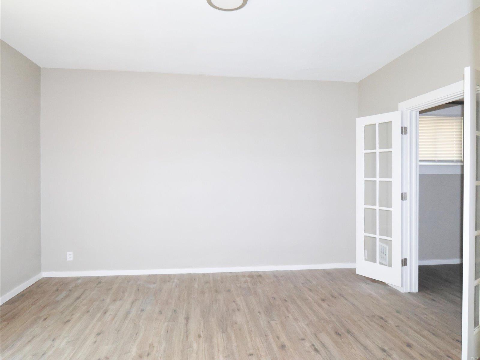 4723 Varrelmann Property Photo 9