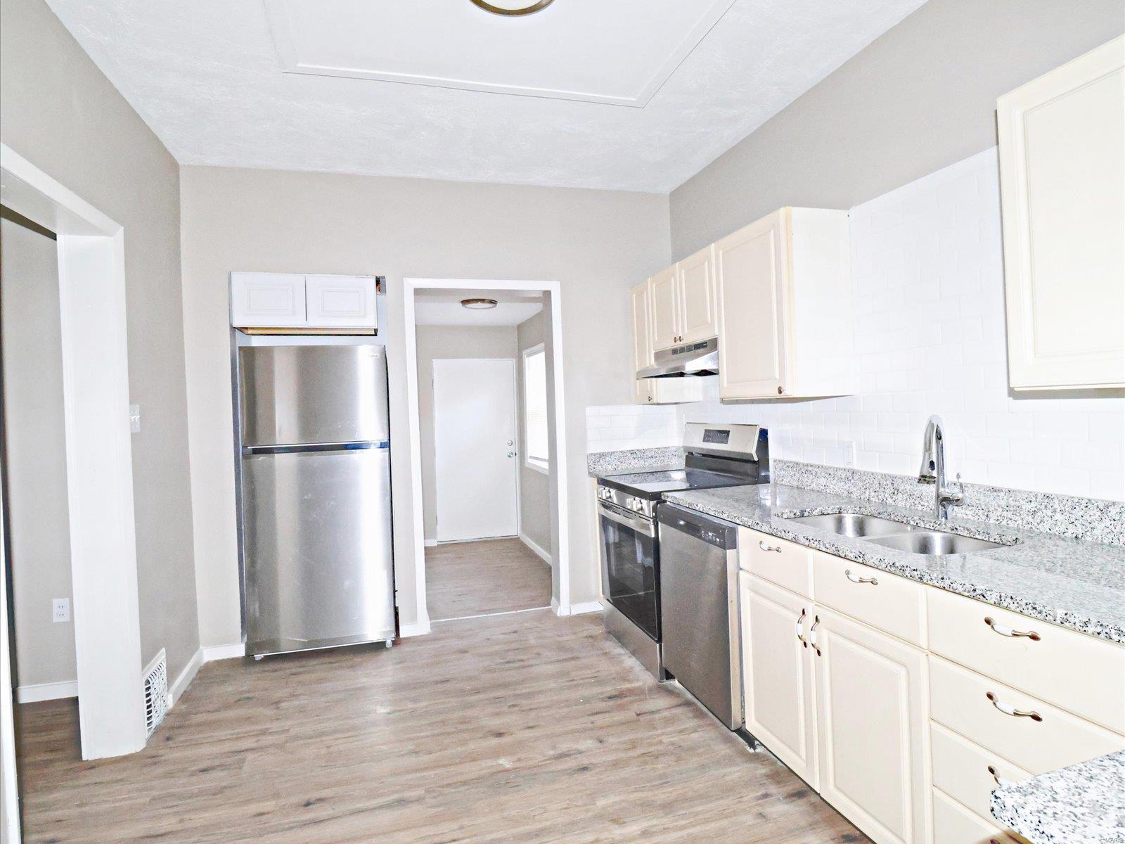 4723 Varrelmann Property Photo 15