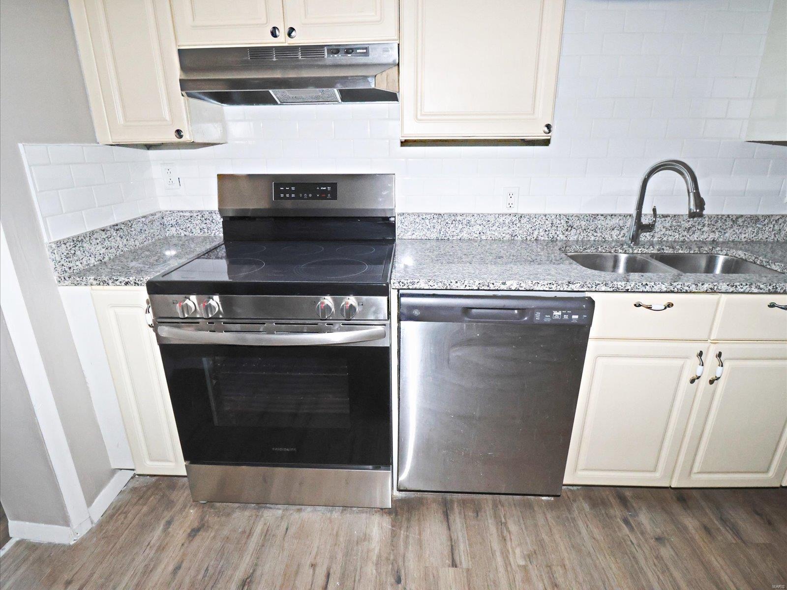 4723 Varrelmann Property Photo 17