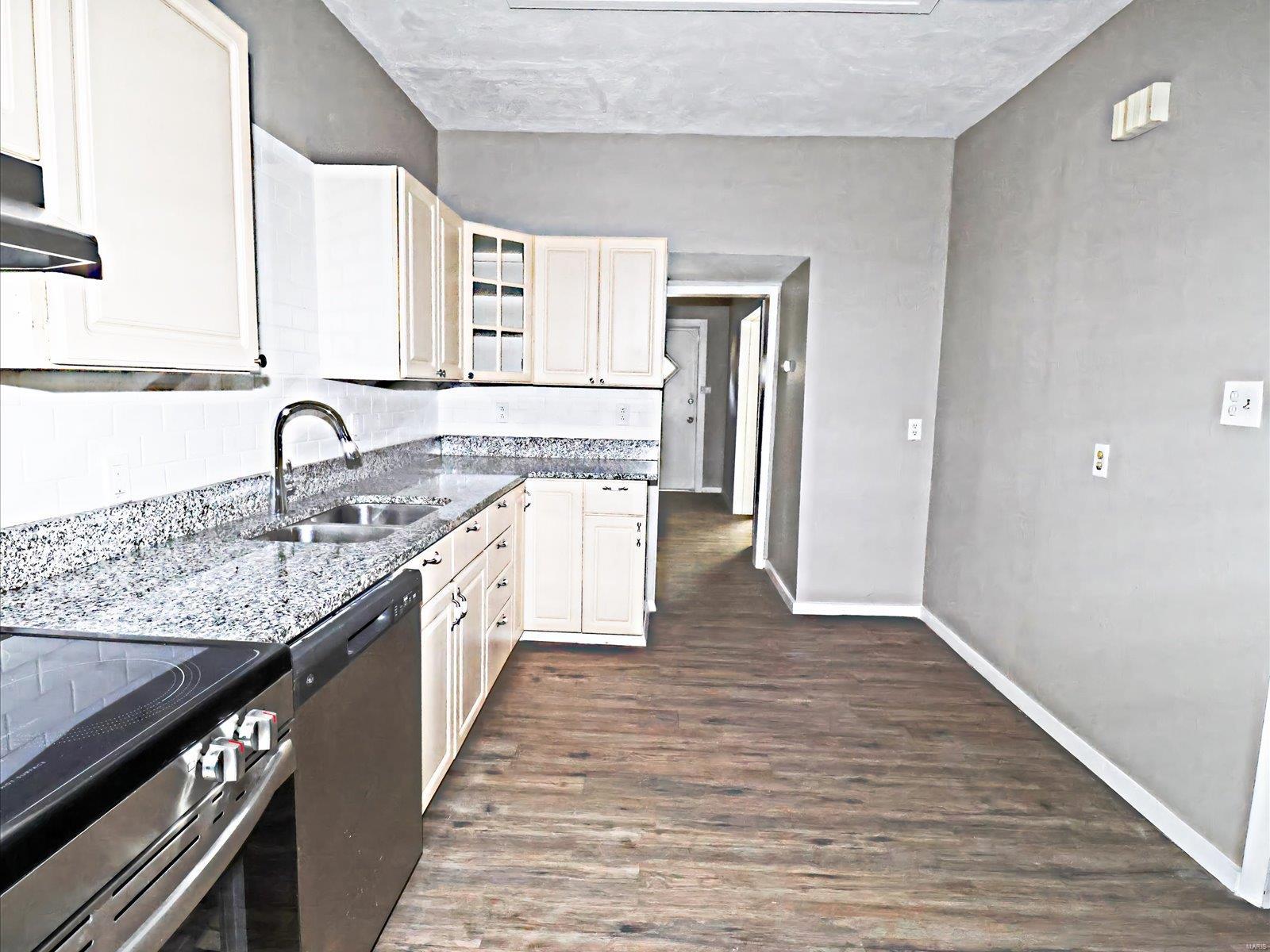 4723 Varrelmann Property Photo 18