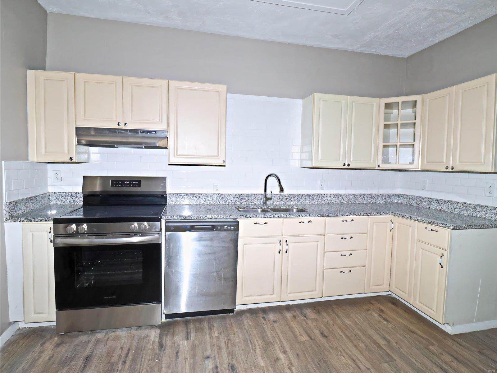 4723 Varrelmann Property Photo 23