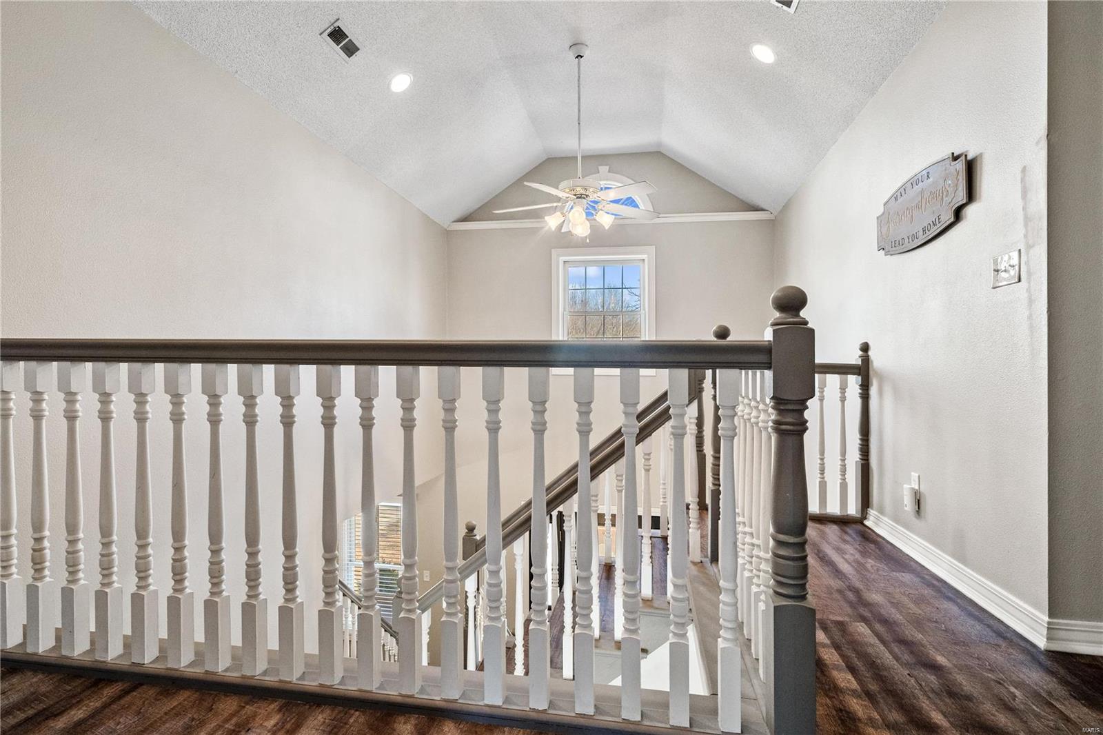 409 Oak Forest Property Photo 31