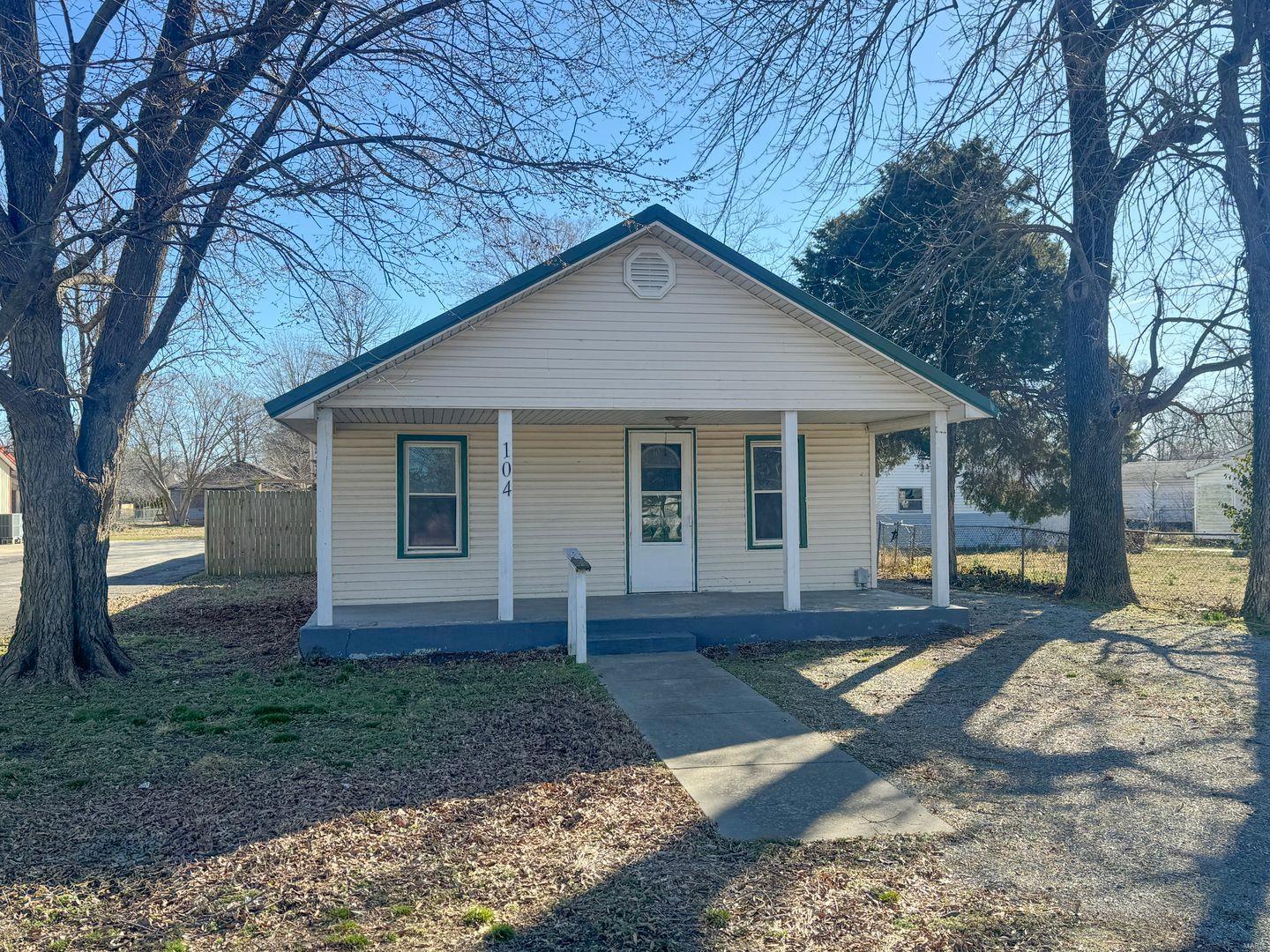 104 N Scott Street Property Photo