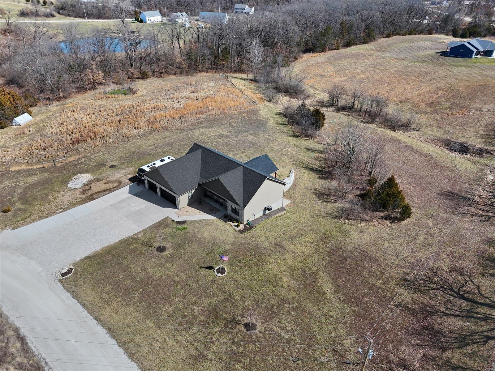 25 Gregory Michael Ln Property Photo 3