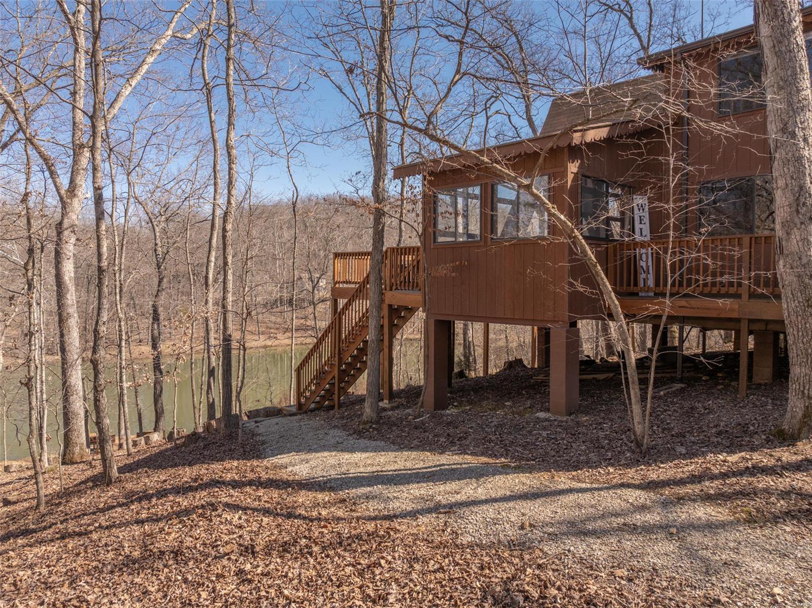 742 Solitude Point Drive Property Photo 2