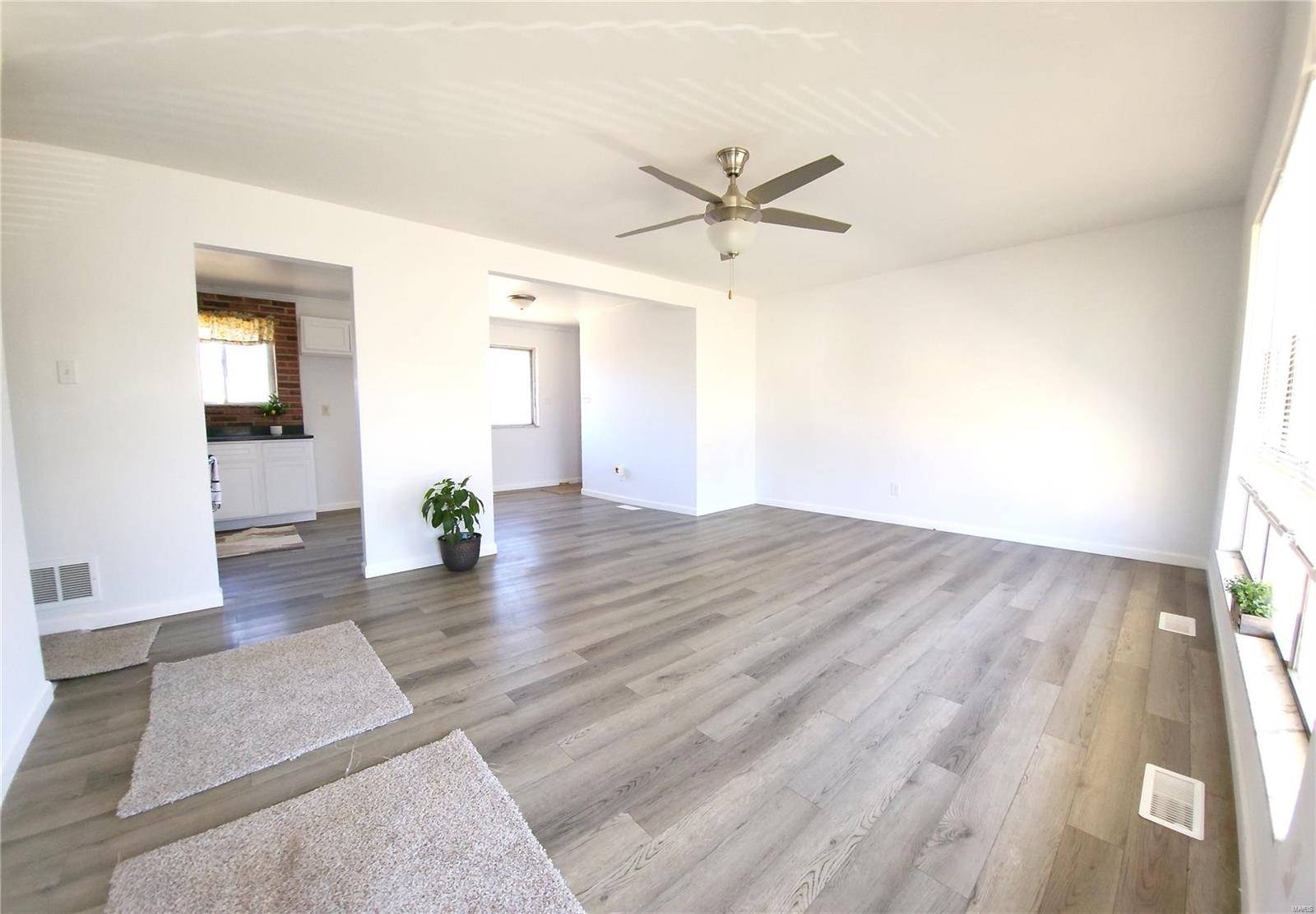 5909 Starlight Drive Property Photo 2