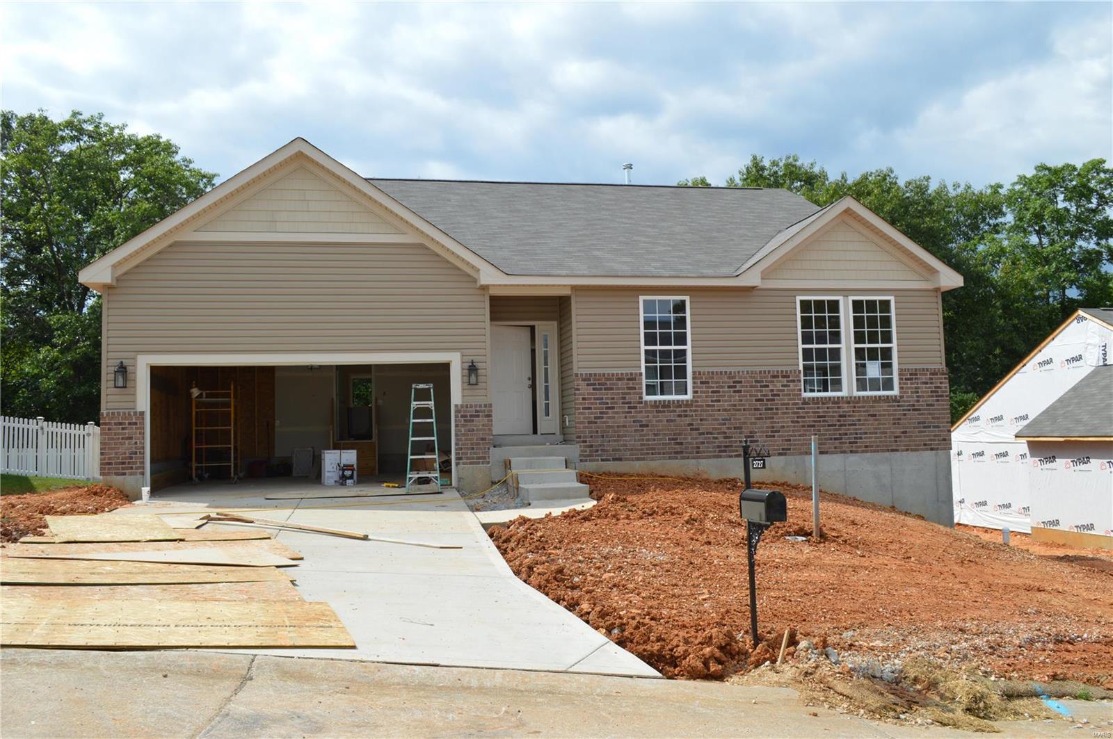 2727 Adobe Drive Property Photo 1