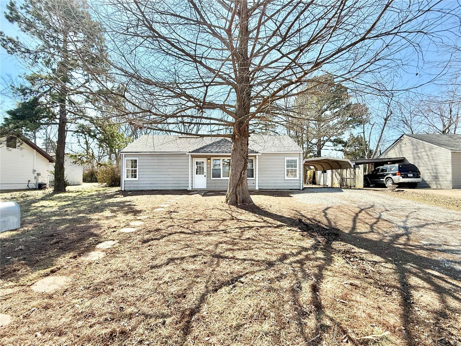 610 Wesley Dr Property Photo 2