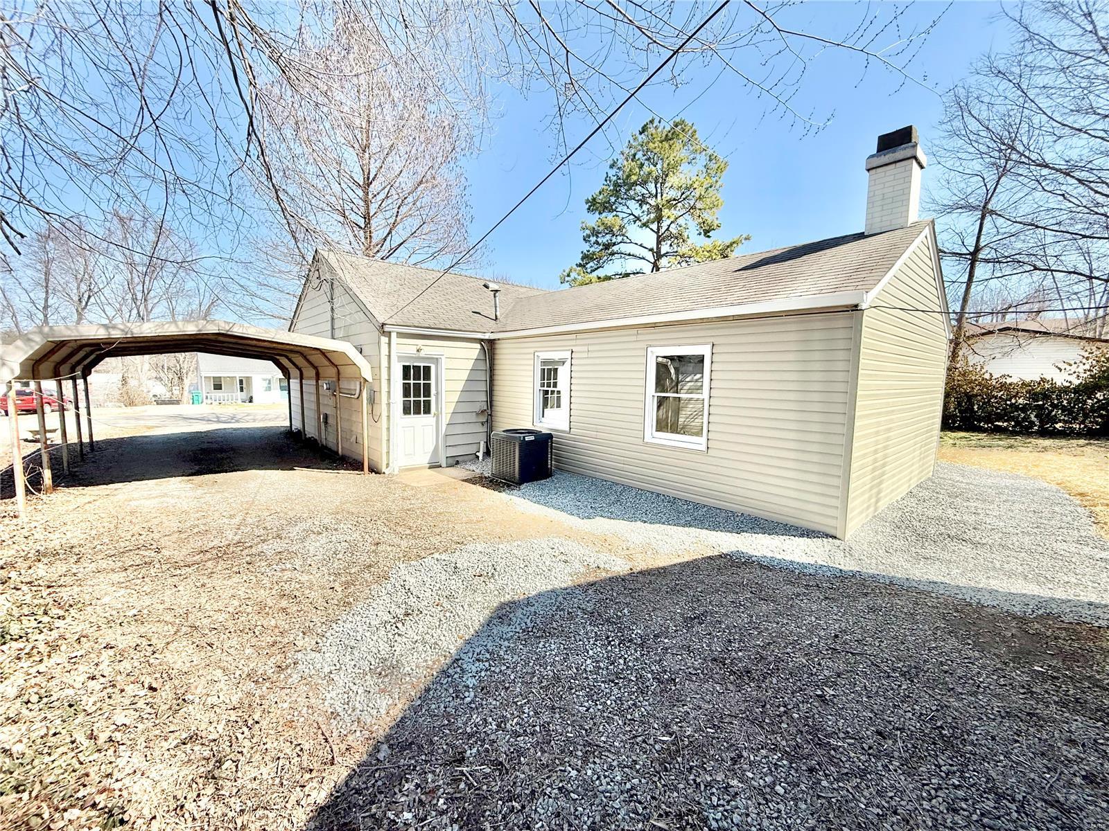 610 Wesley Dr Property Photo 8