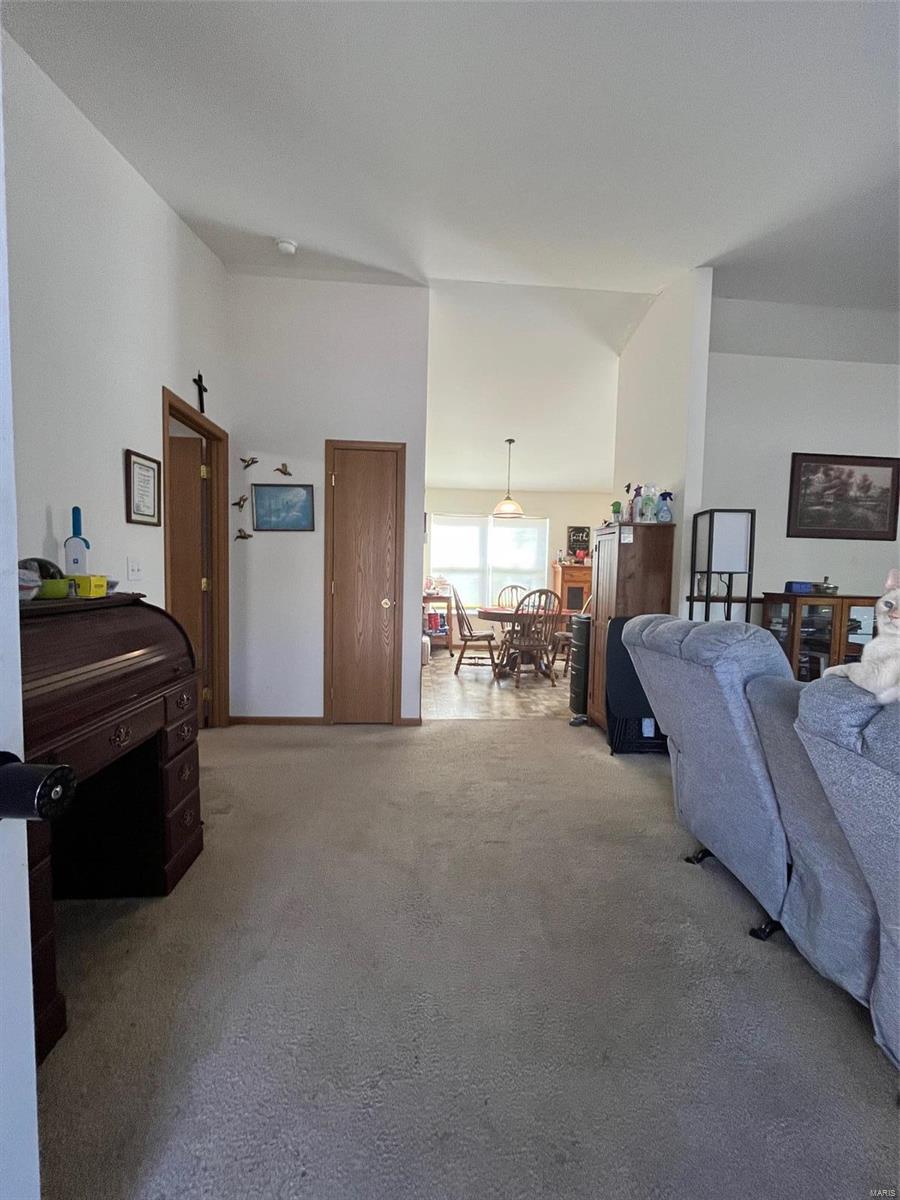 424 Briarwood Drive Property Photo 8
