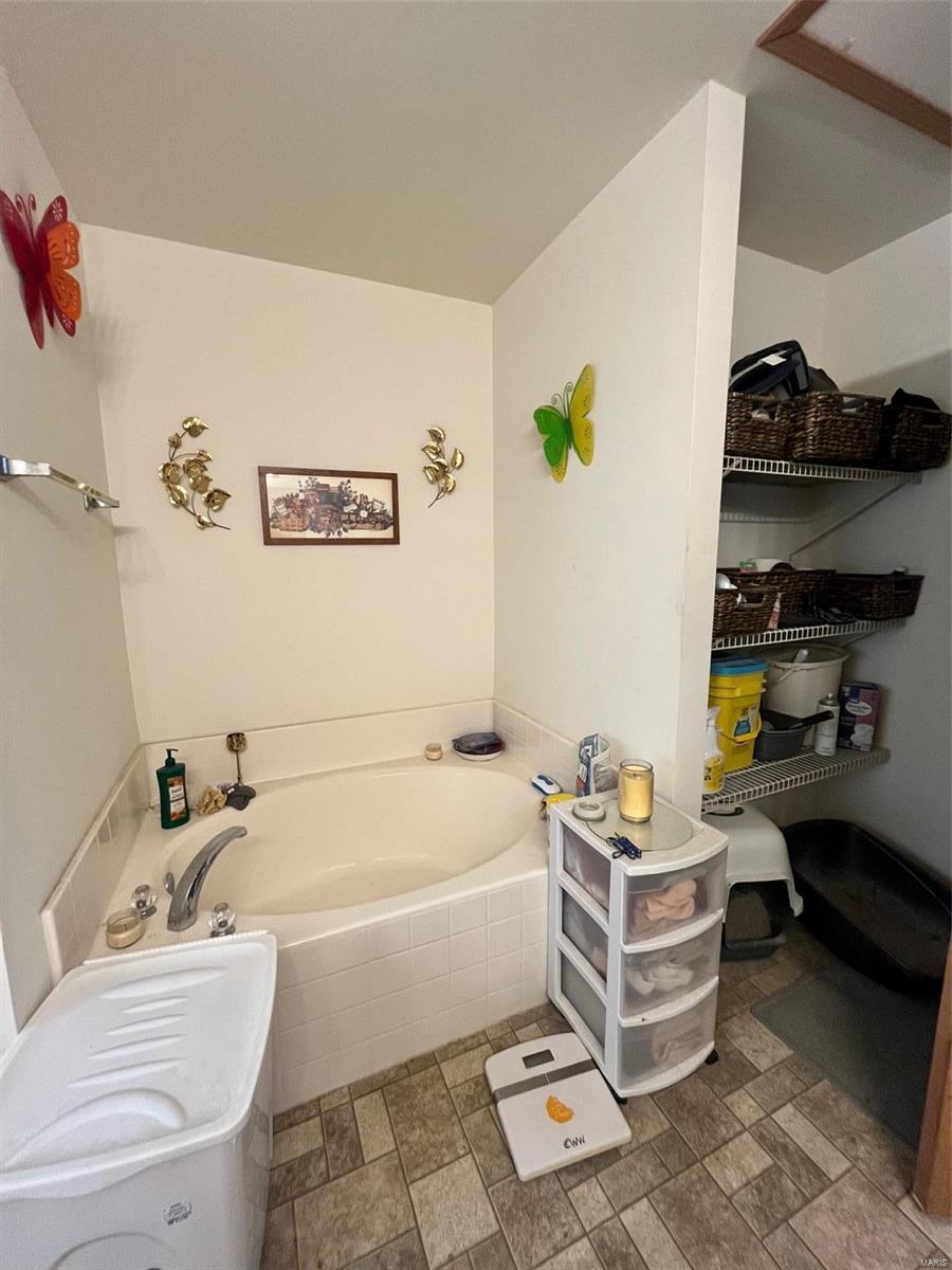 424 Briarwood Drive Property Photo 41