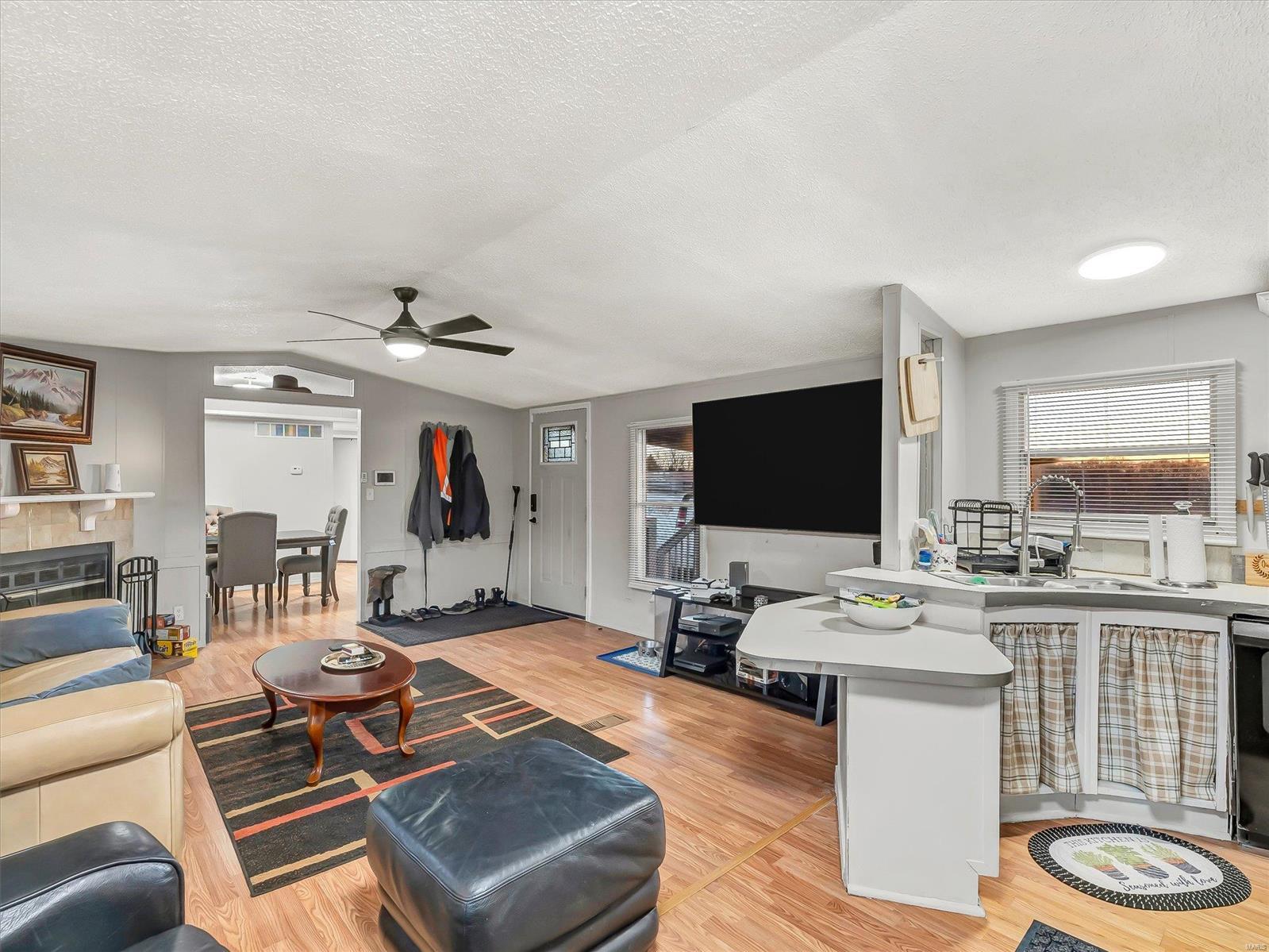 555 Hill Drive Property Photo 4