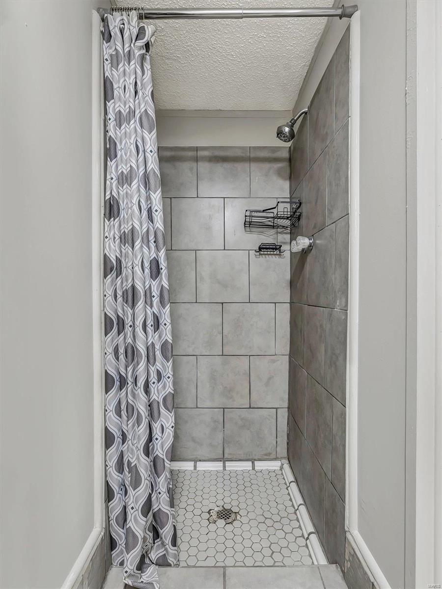 555 Hill Drive Property Photo 16