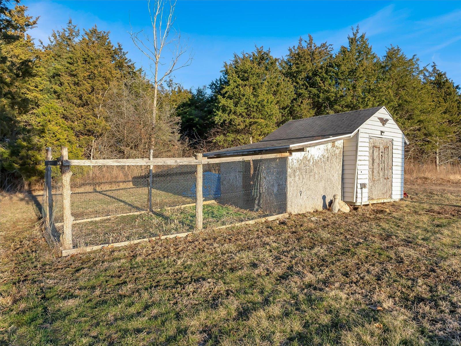 555 Hill Drive Property Photo 25