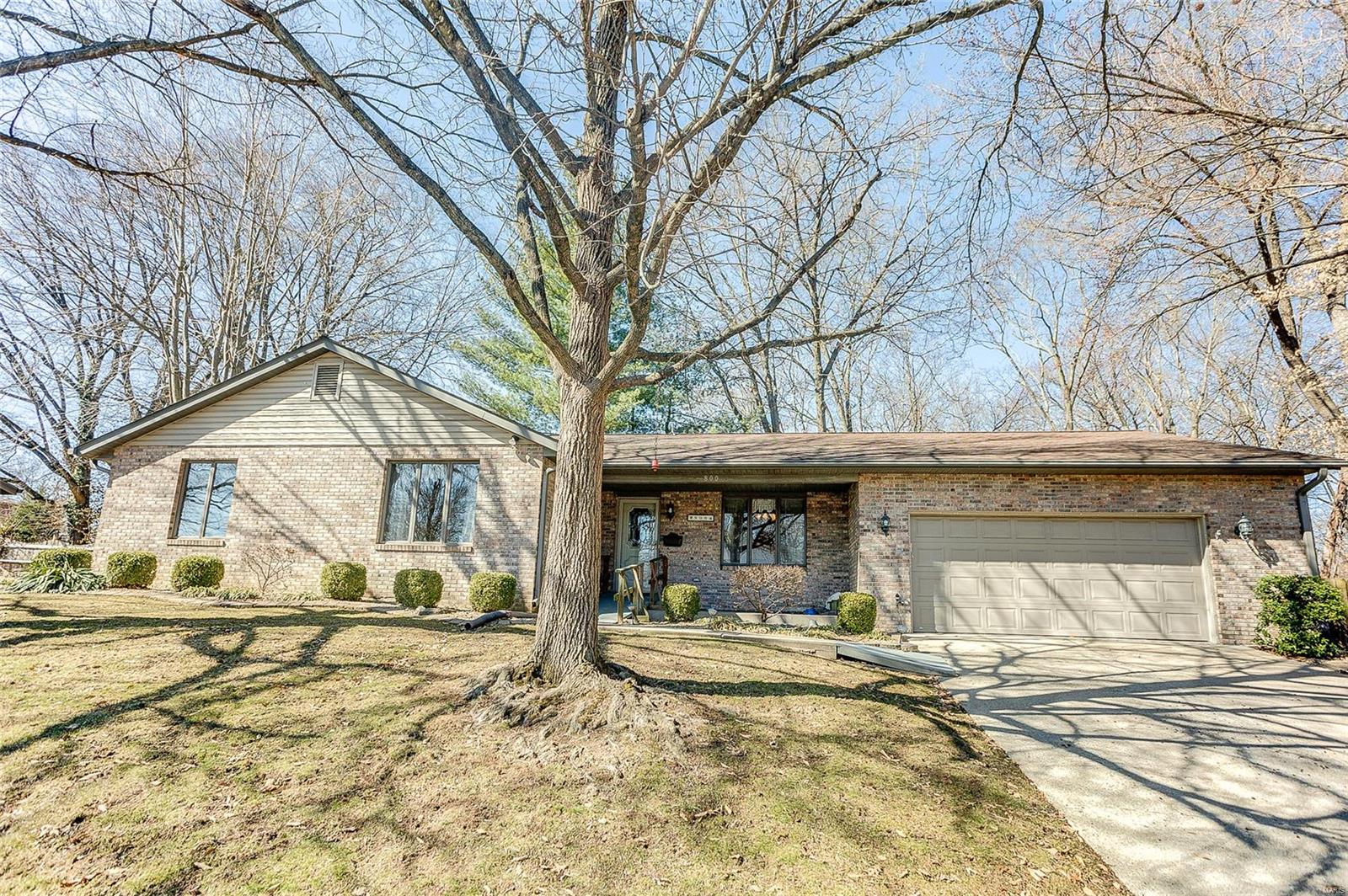 800 Monterey Drive Property Photo 1