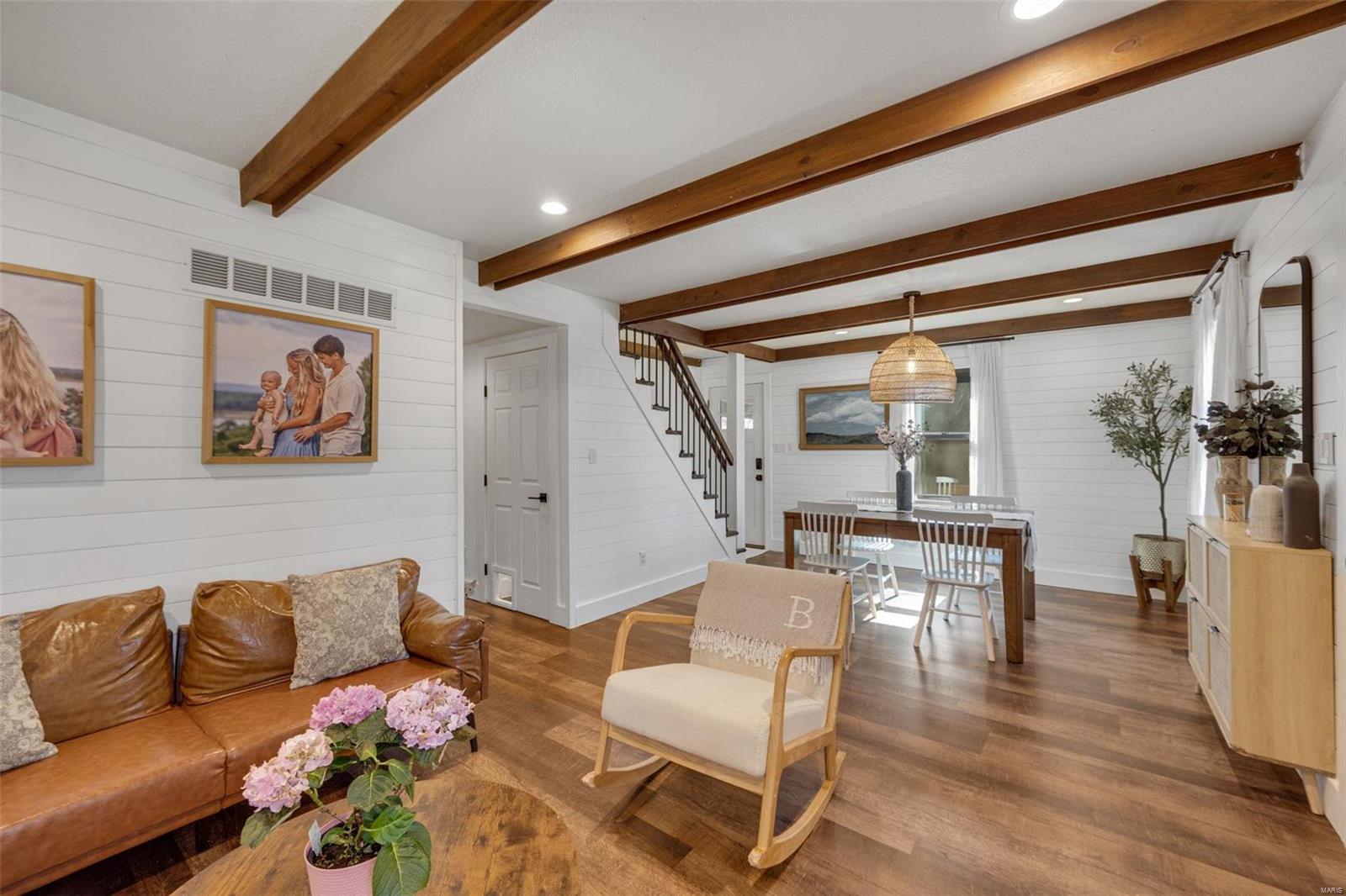 65 Castle Acrs Property Photo 9