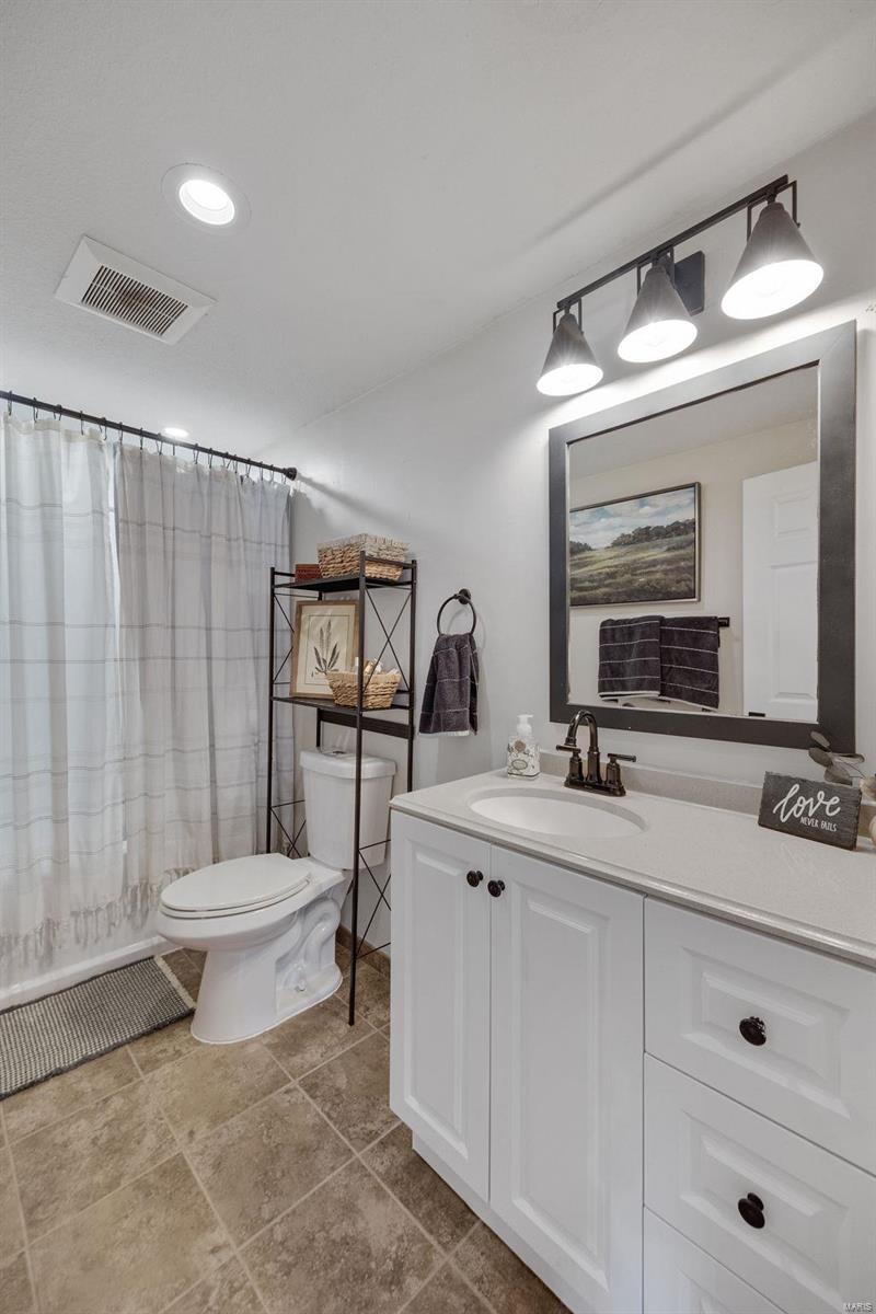 65 Castle Acrs Property Photo 23