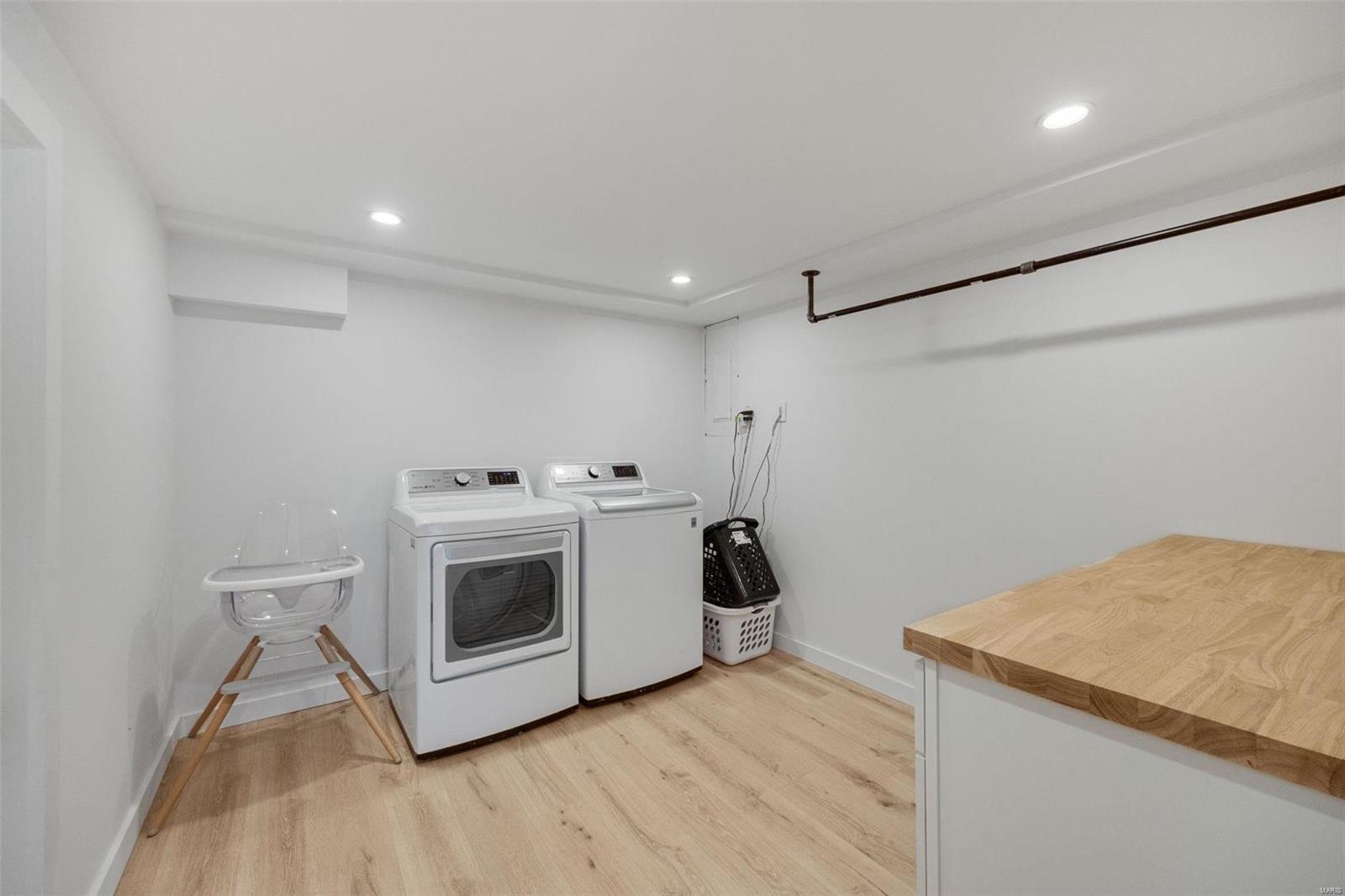 65 Castle Acrs Property Photo 28