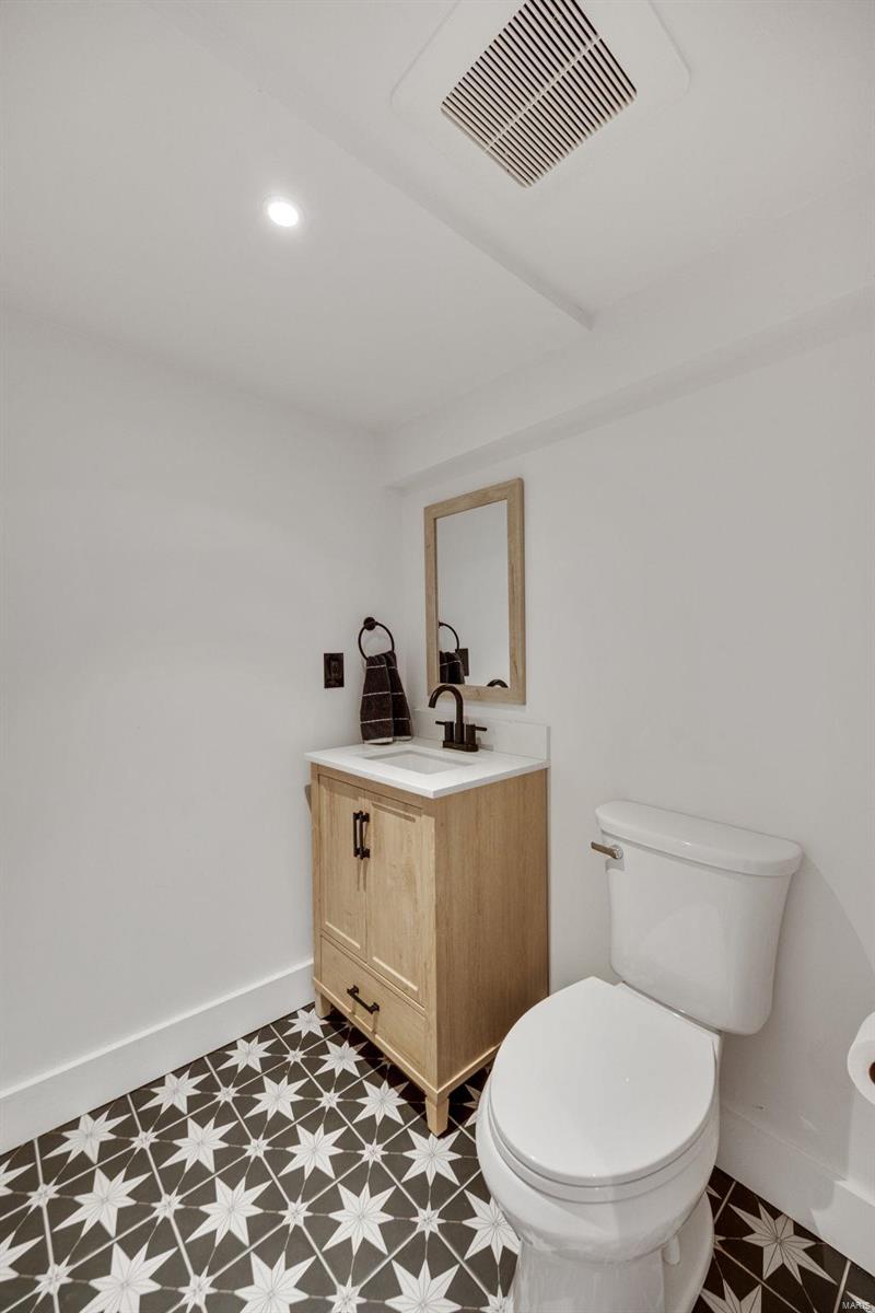 65 Castle Acrs Property Photo 32