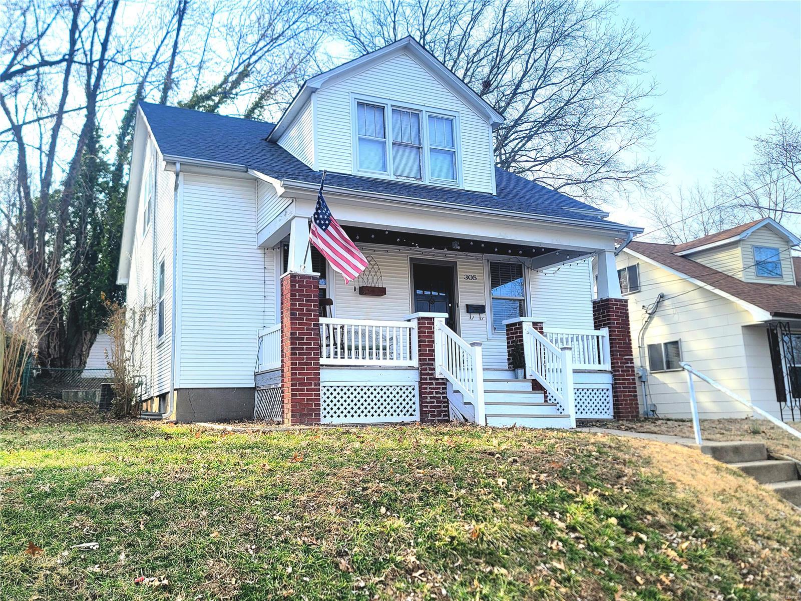 305 Williams Street Property Photo 2