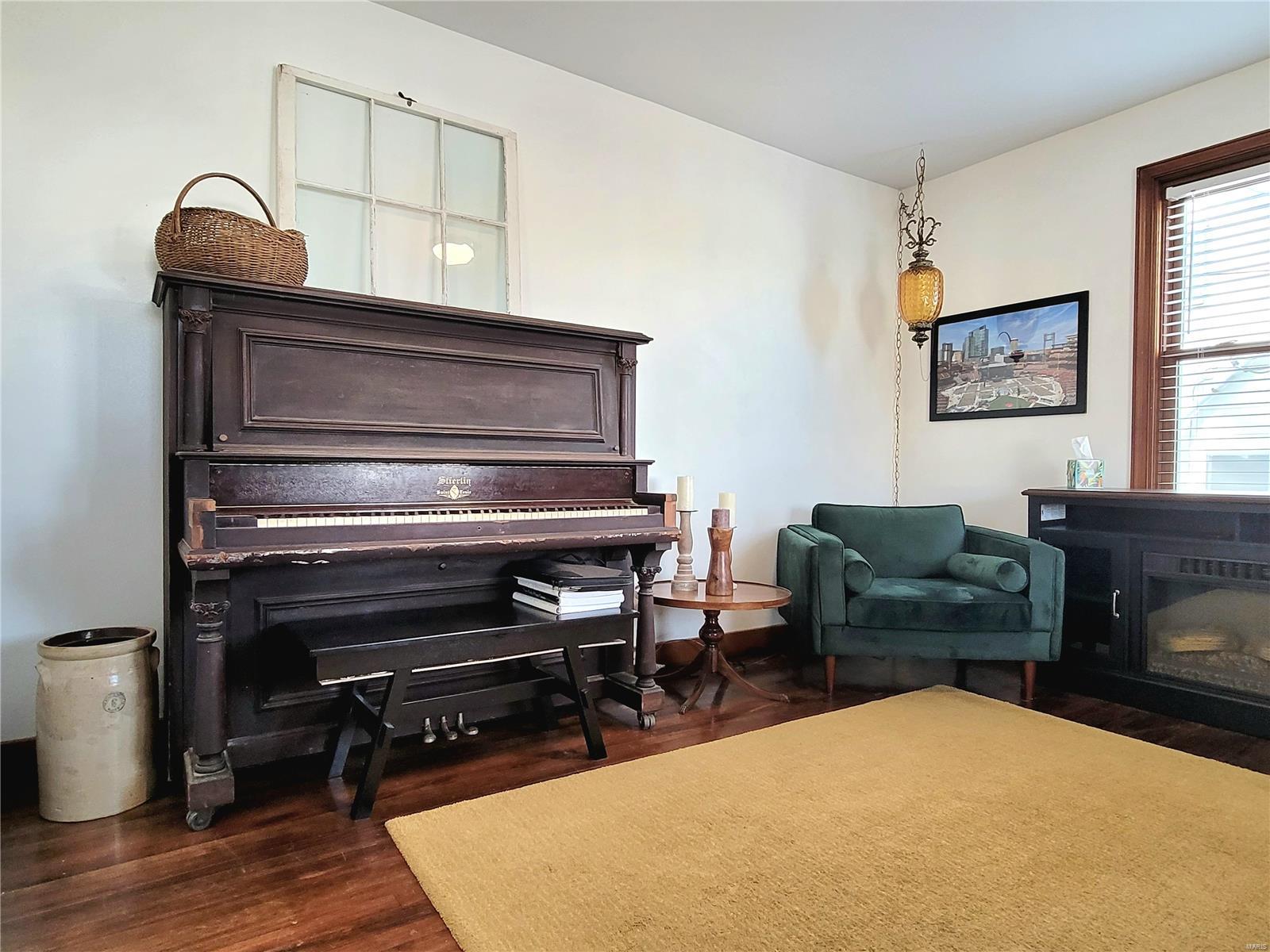 305 Williams Street Property Photo 8
