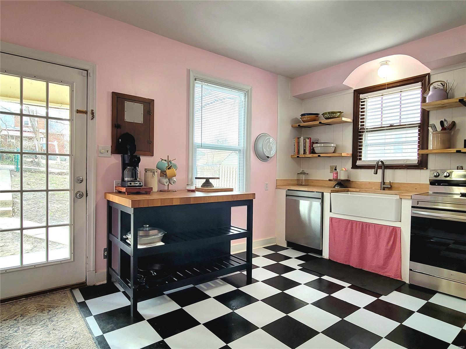 305 Williams Street Property Photo 18