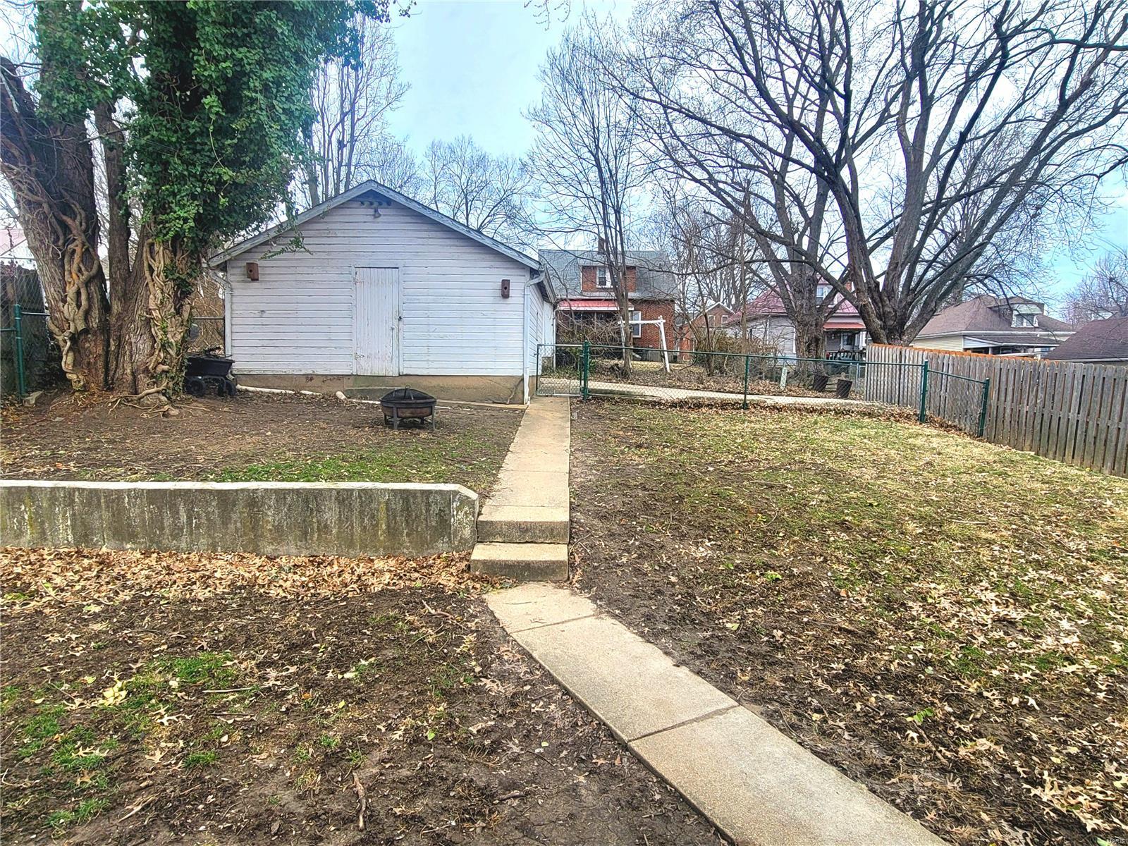 305 Williams Street Property Photo 36