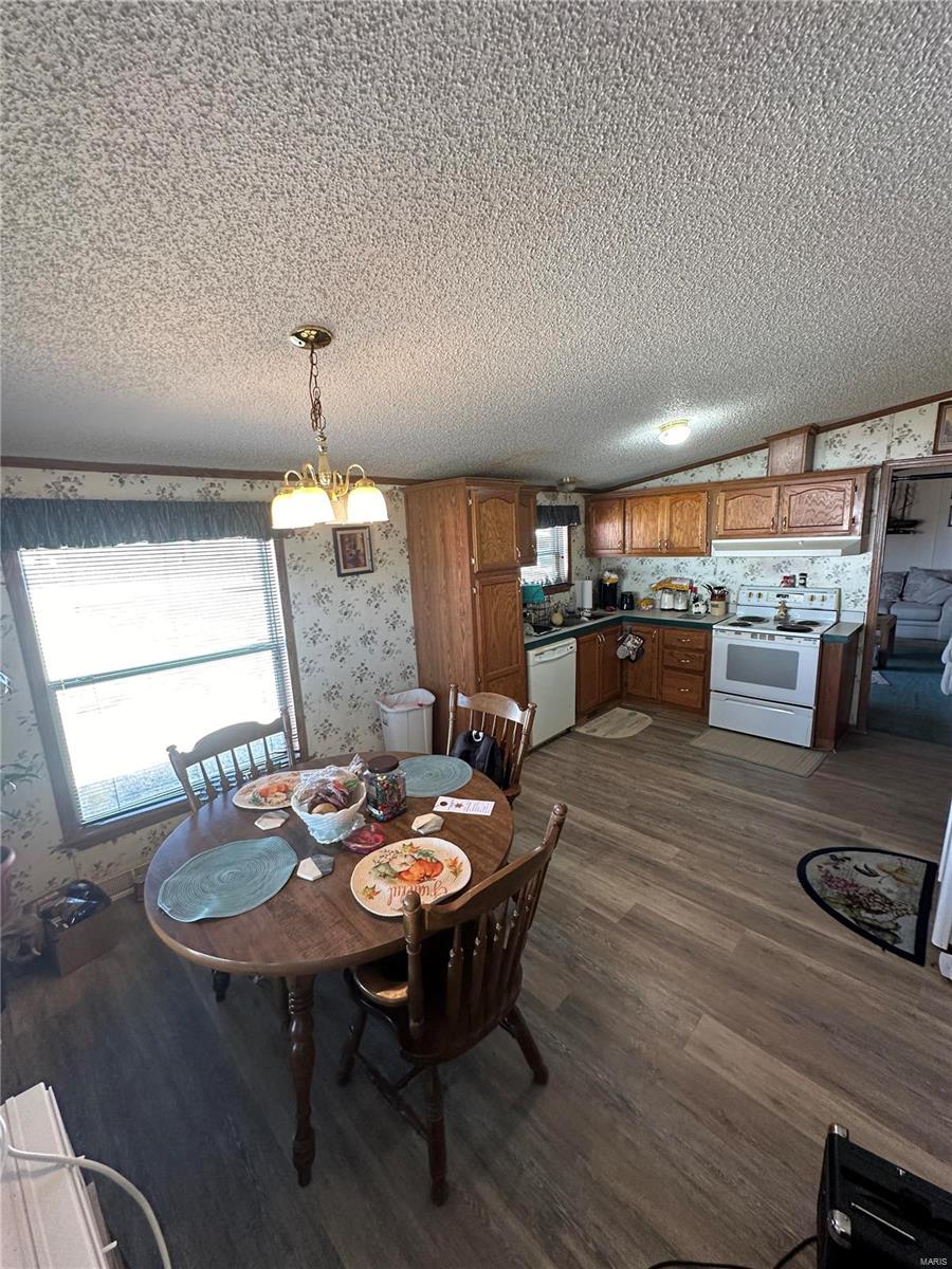 318 Valleyview Drive Property Photo 9