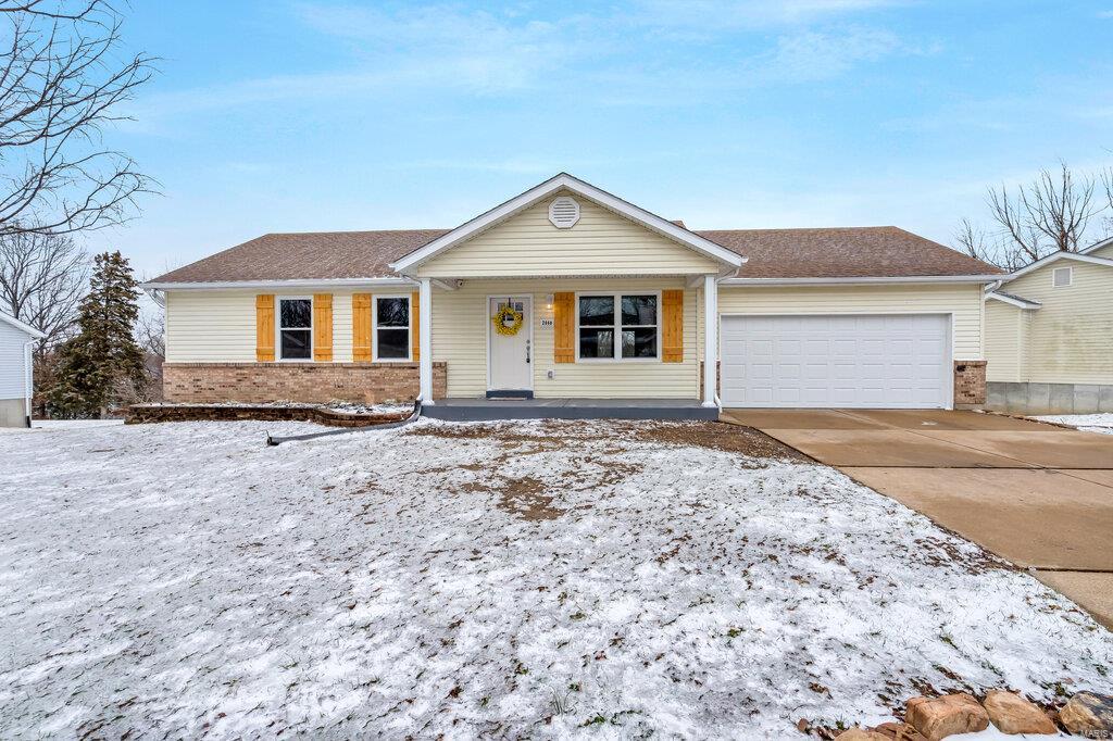 2860 Maplewood Drive Property Photo 1